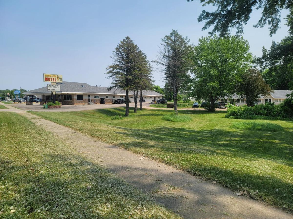 Montevideo Fiesta City Motel מראה חיצוני תמונה